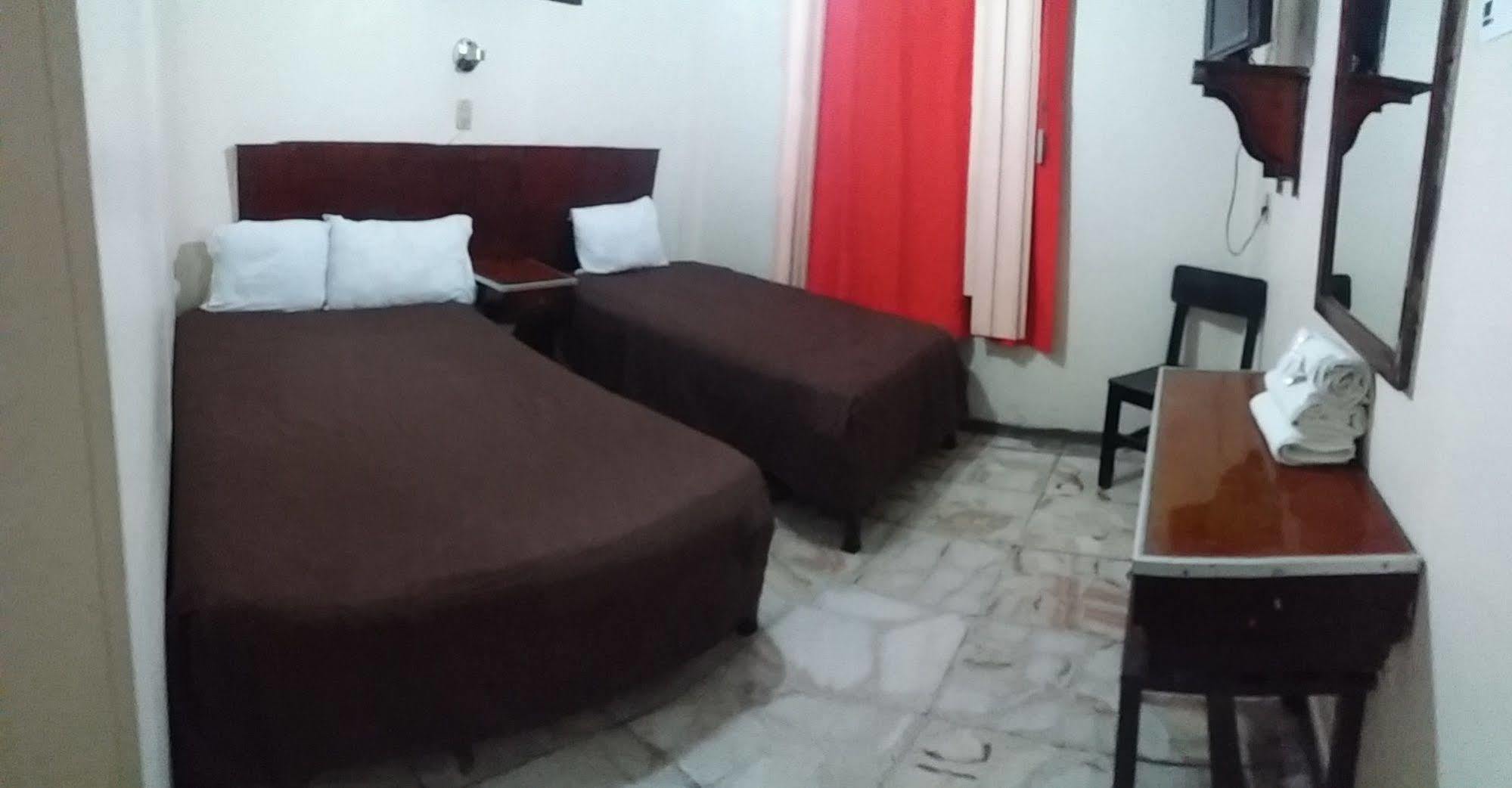 Hotel Colon De ซากาเตกัส ภายนอก รูปภาพ