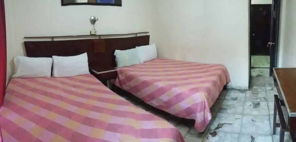 Hotel Colon De ซากาเตกัส ภายนอก รูปภาพ